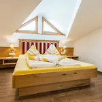 Farm stay Ferienbauernhof Elmaugut *