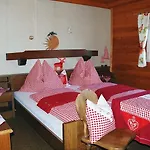 Farm stay Ferienbauernhof Elmaugut Muhlbach Am Hochkonig
