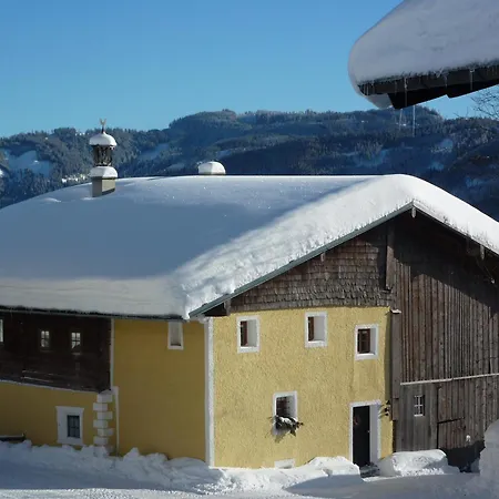 Farm stay Ferienbauernhof Elmaugut *