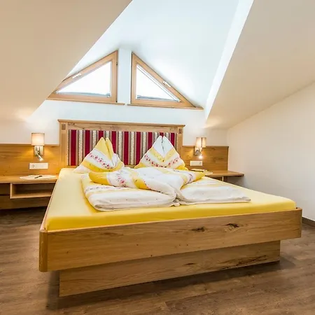Farm stay Ferienbauernhof Elmaugut *