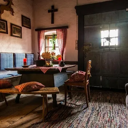 Farm stay Ferienbauernhof Elmaugut